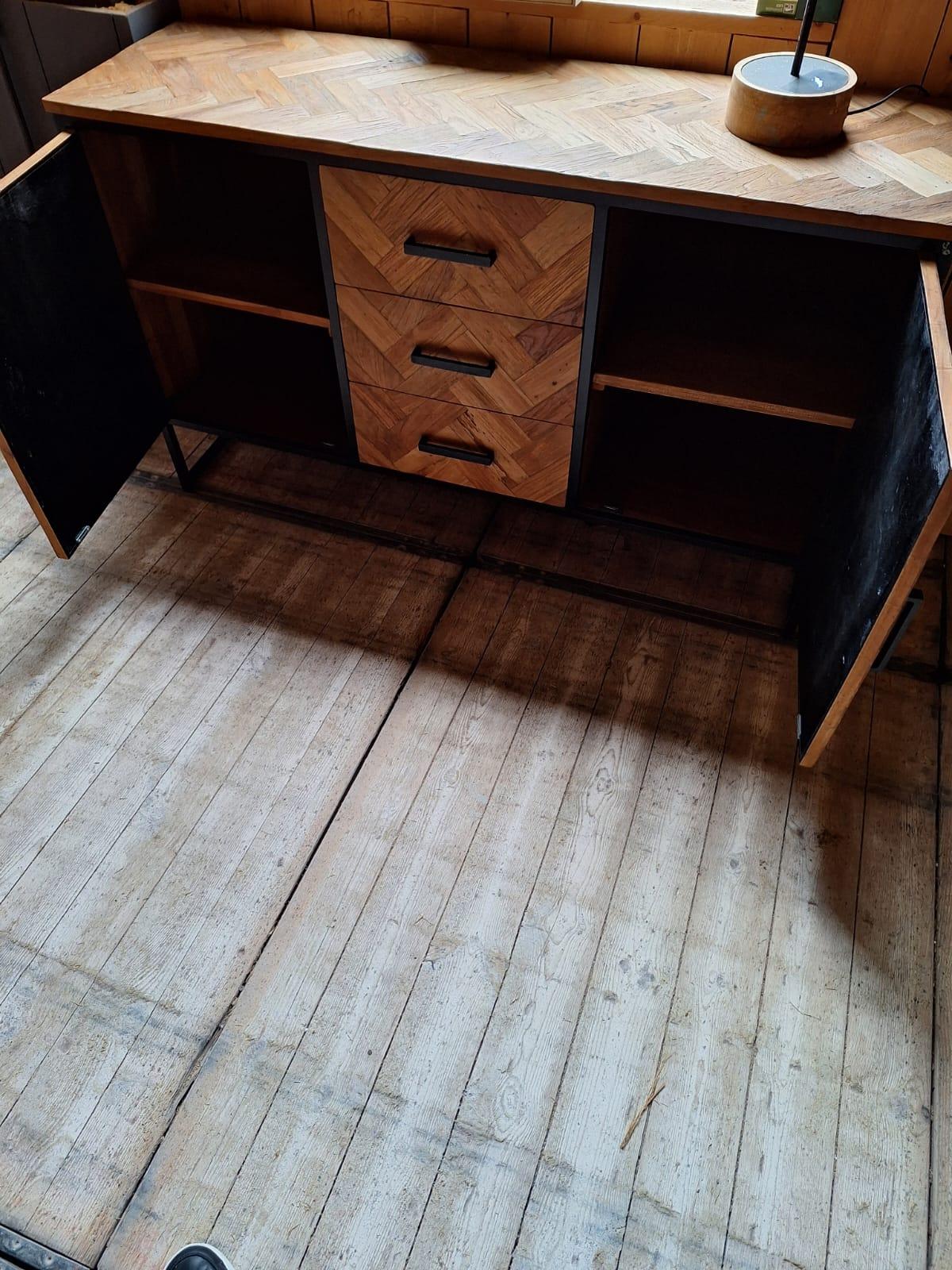 Dressoir view 2