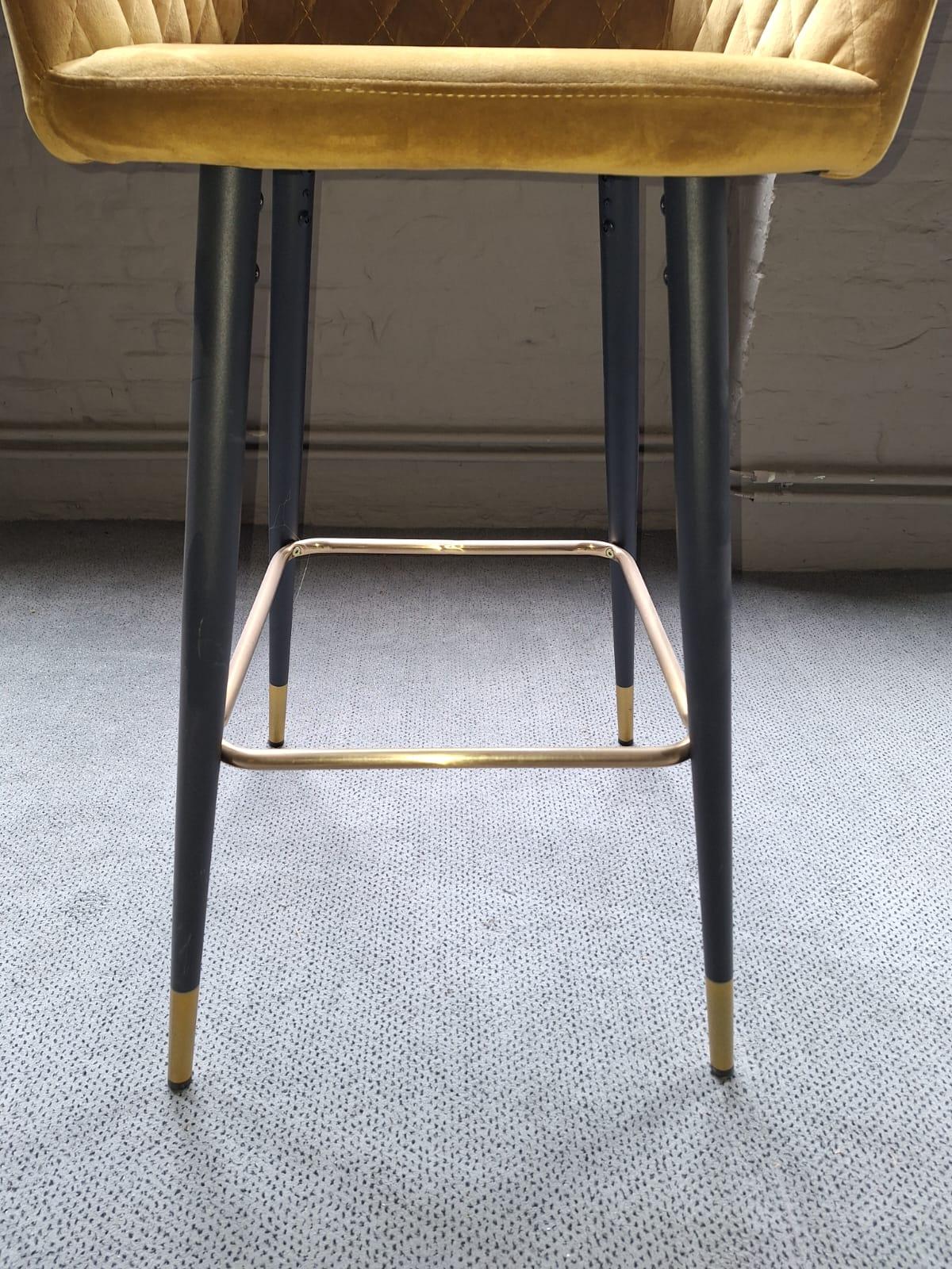 Set van 4 barstoelen view 3