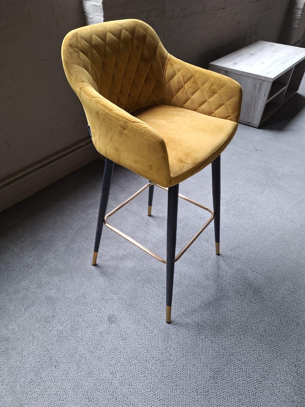 Set van 4 barstoelen view 2
