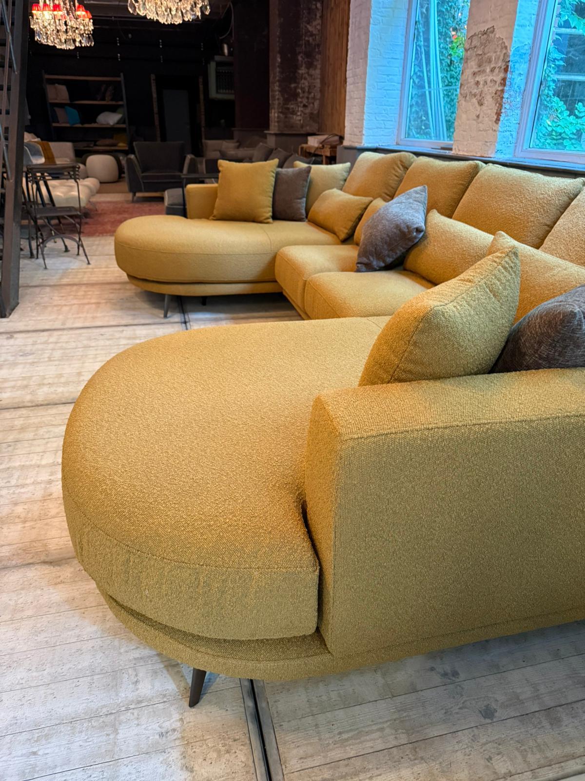 Royale zithoek met 2 longchairs view 2