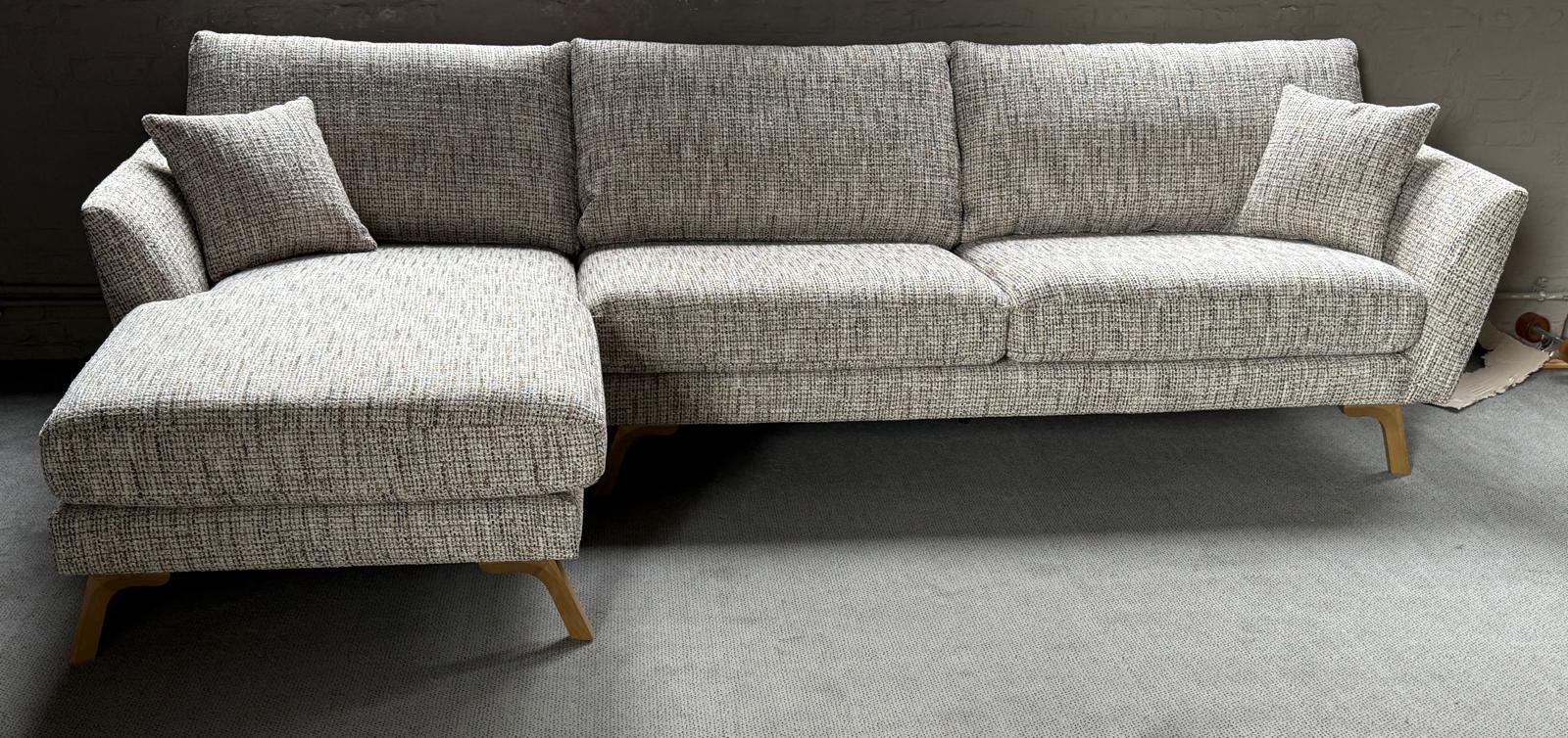 Trendy zithoek met houten poten